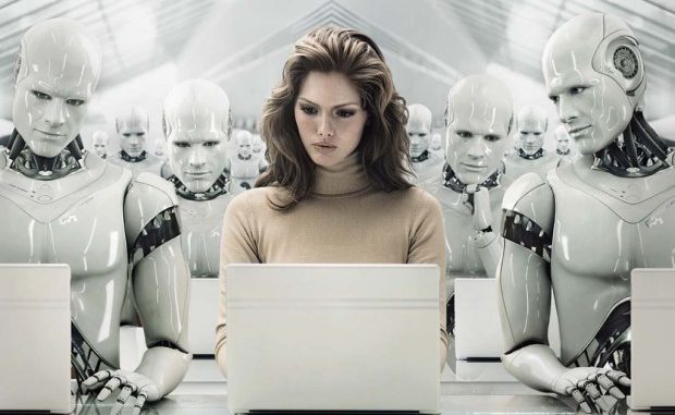 Businesswoman Surrounded by Robots Мировые тренды